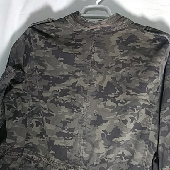 Camouflage Jacket - Picture 6 of 7